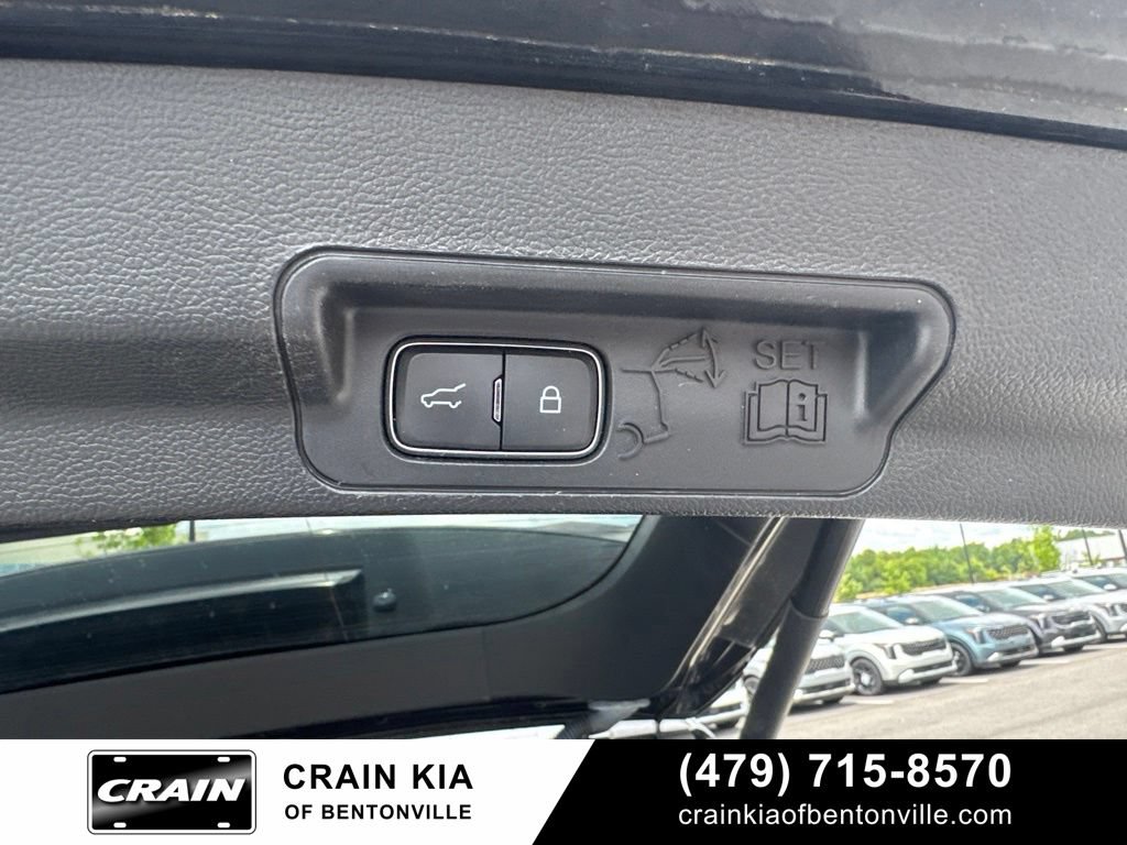 Used 2020 Ford Explorer XLT w/ Equipment Group 202A AWD/4WD image 27