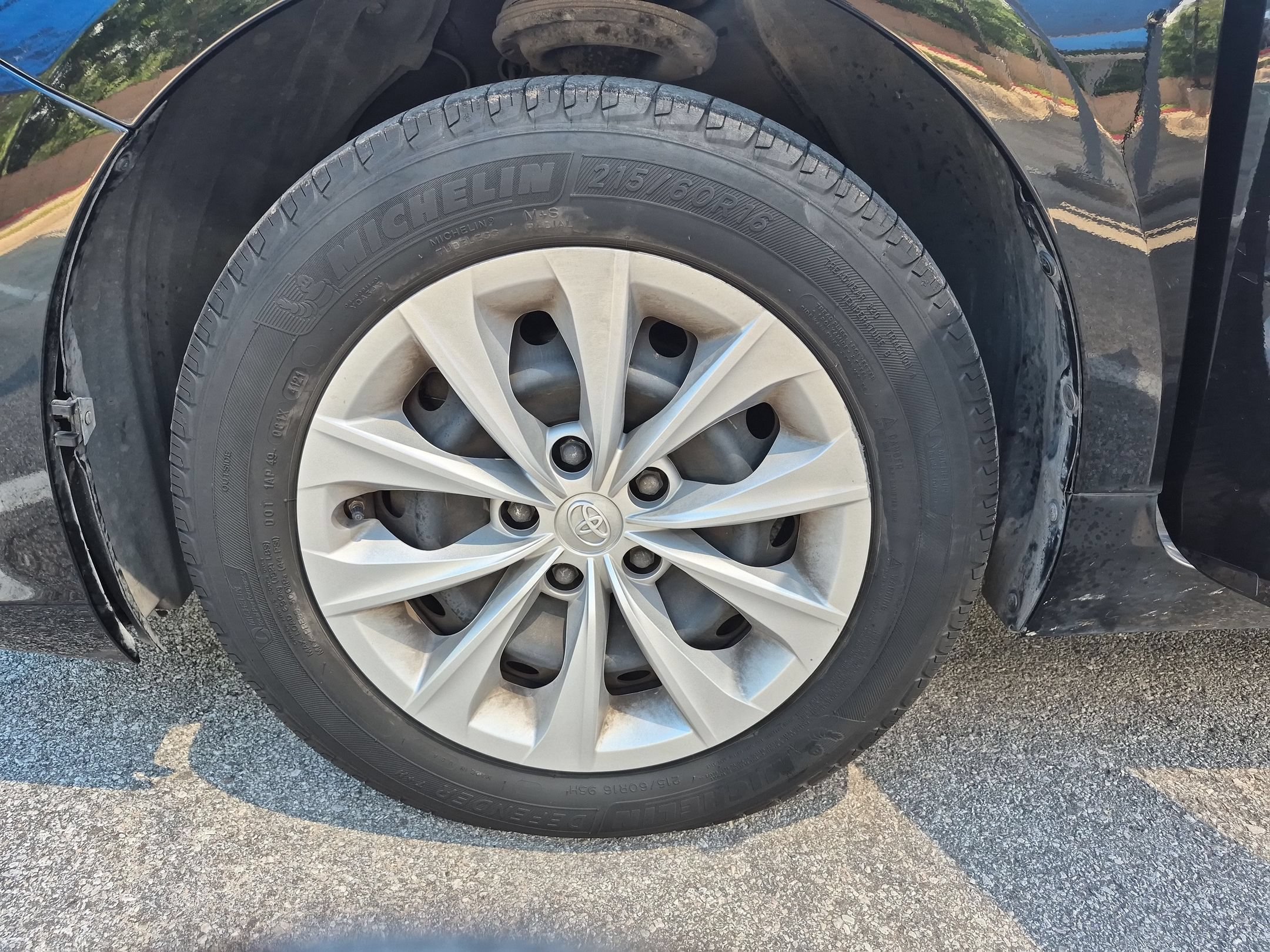 Used 2017 Toyota Camry LE FWD image 28