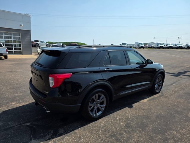 Used 2022 Ford Explorer XLT w/ Equipment Group 202A AWD/4WD image 6