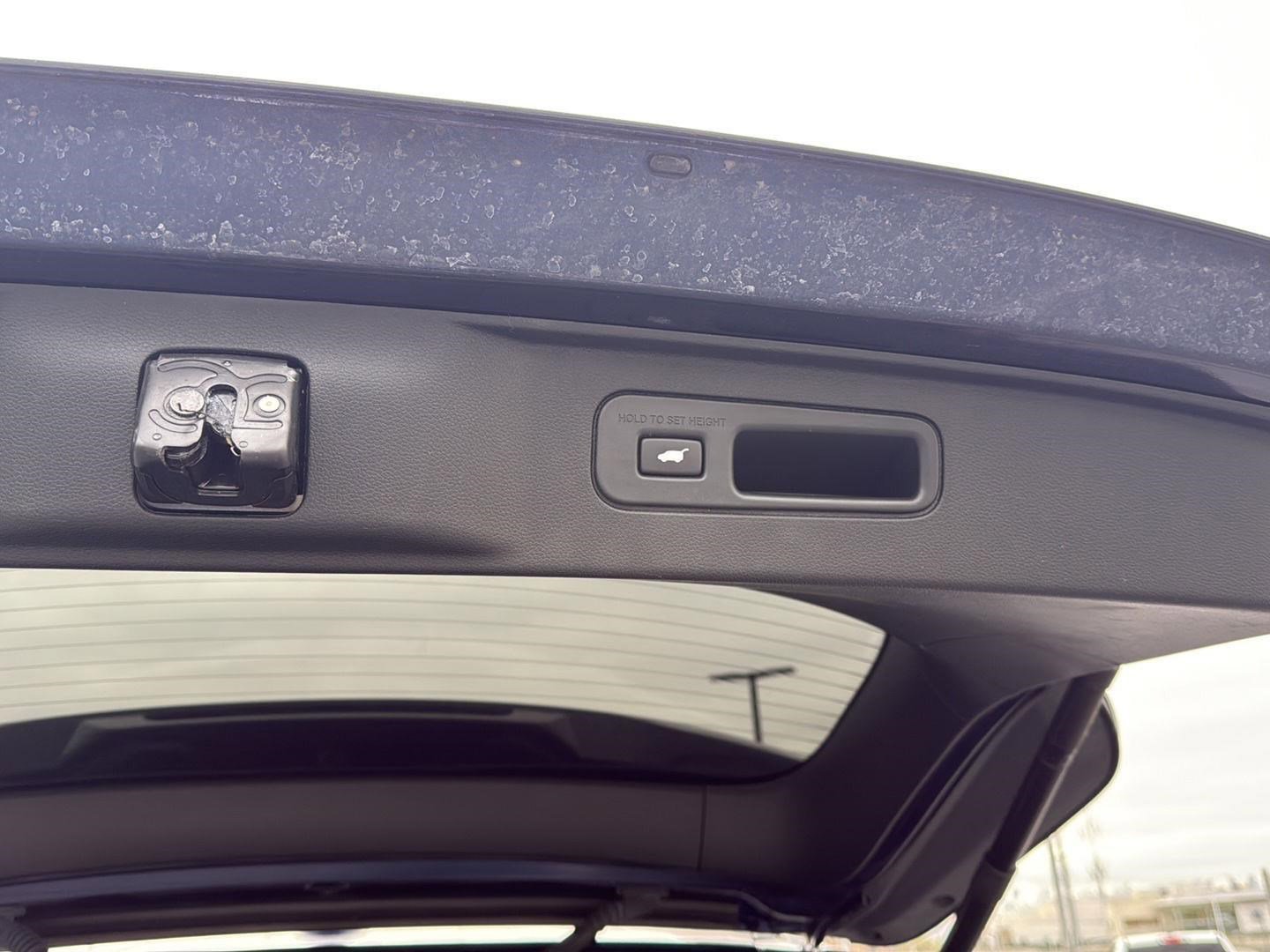 Certified 2023 Honda Pilot Touring image 11