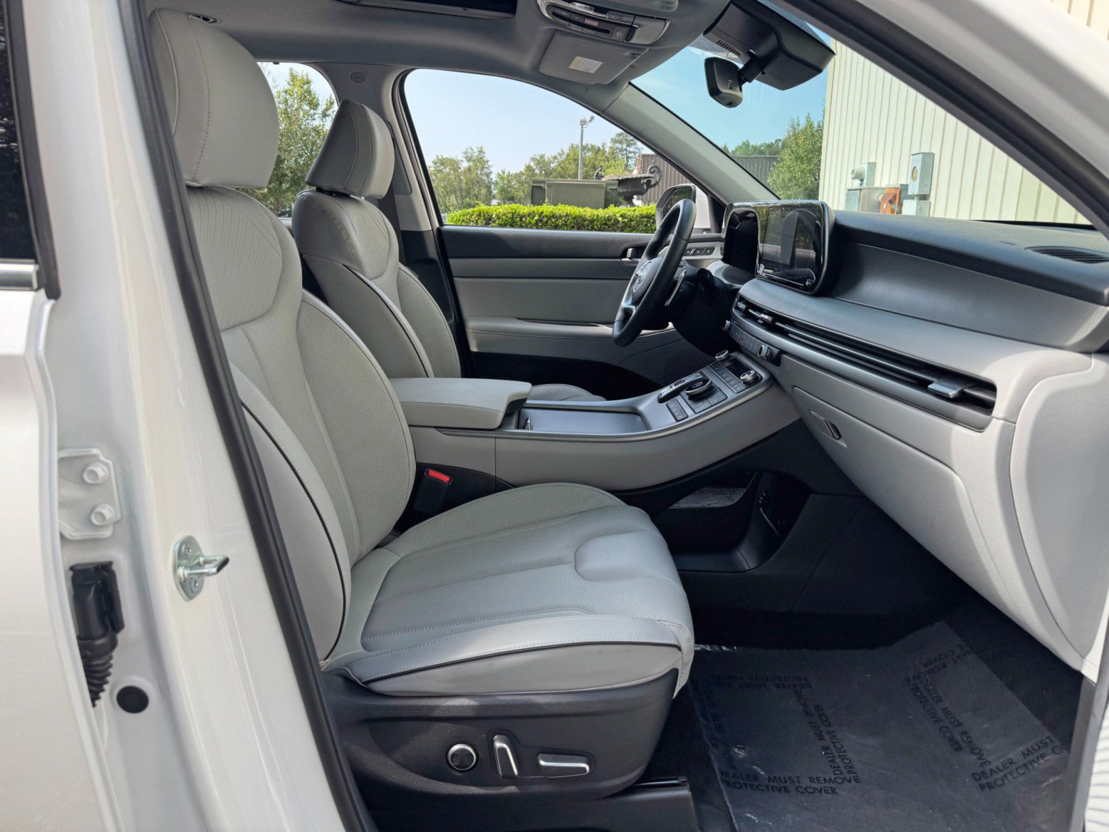 Used 2025 Hyundai Palisade SEL FWD image 13