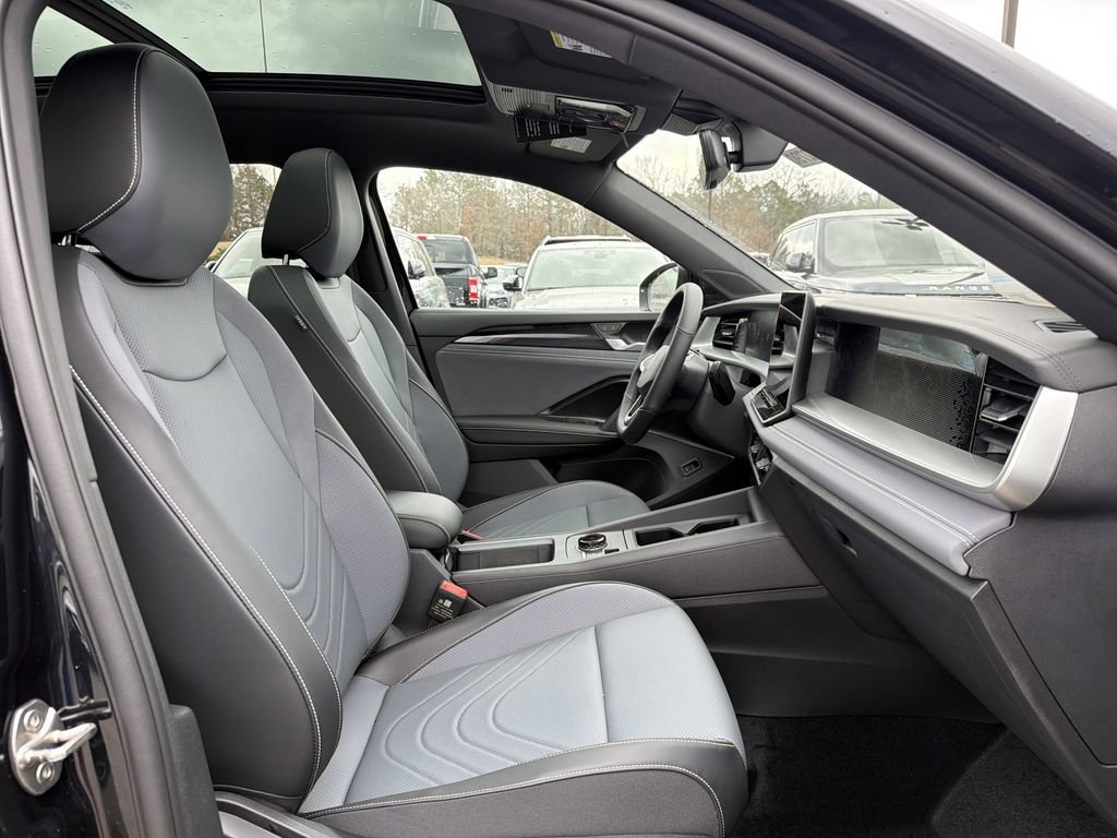 New 2026 Volkswagen Tiguan SE R-Line FWD image 20