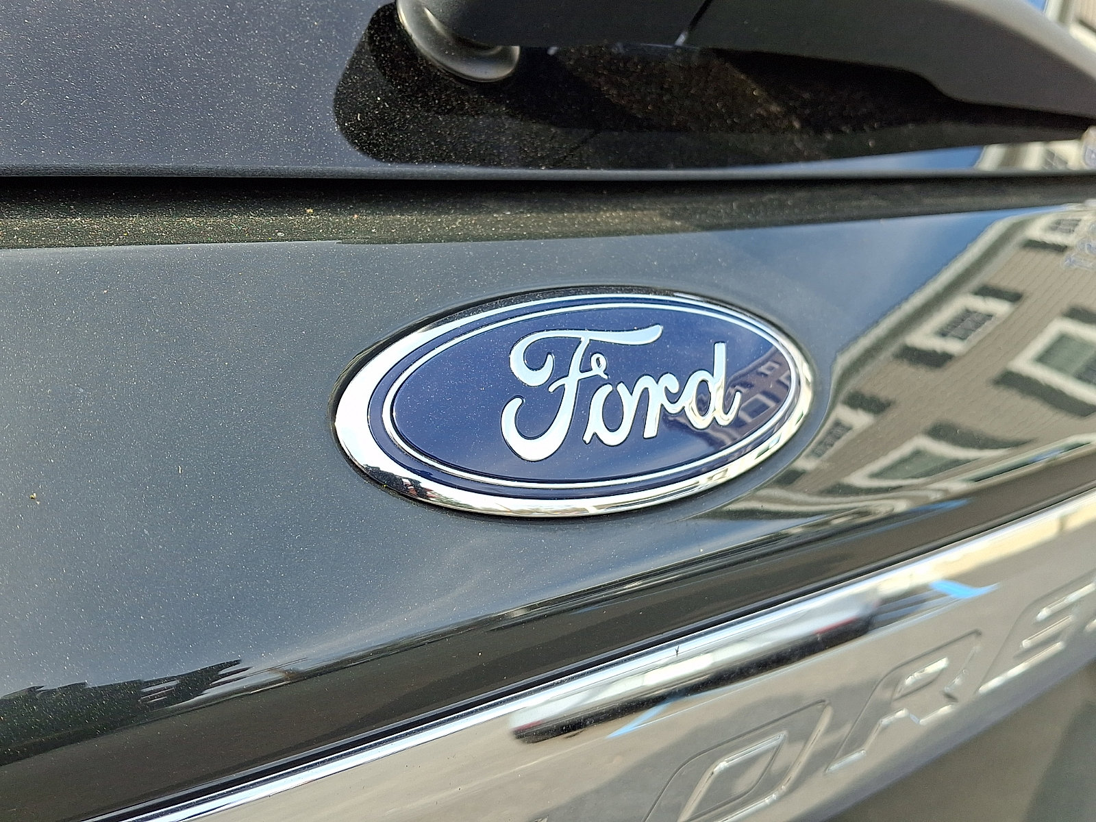 Certified 2022 Ford Explorer XLT w/ Equipment Group 202A image 30