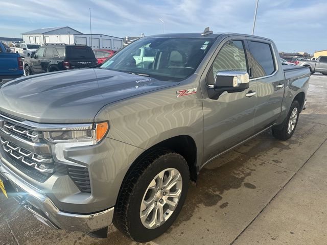 Used 2023 Chevrolet Silverado 1500 LTZ w/ Z71 Off-Road Package image 4