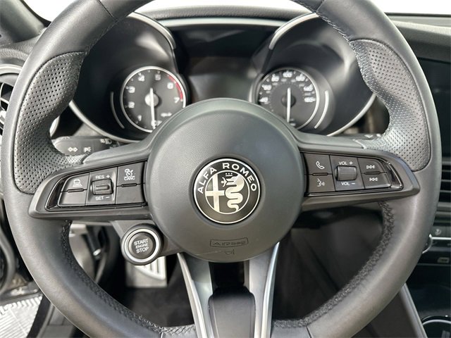 Used 2022 Alfa Romeo Giulia Ti image 22