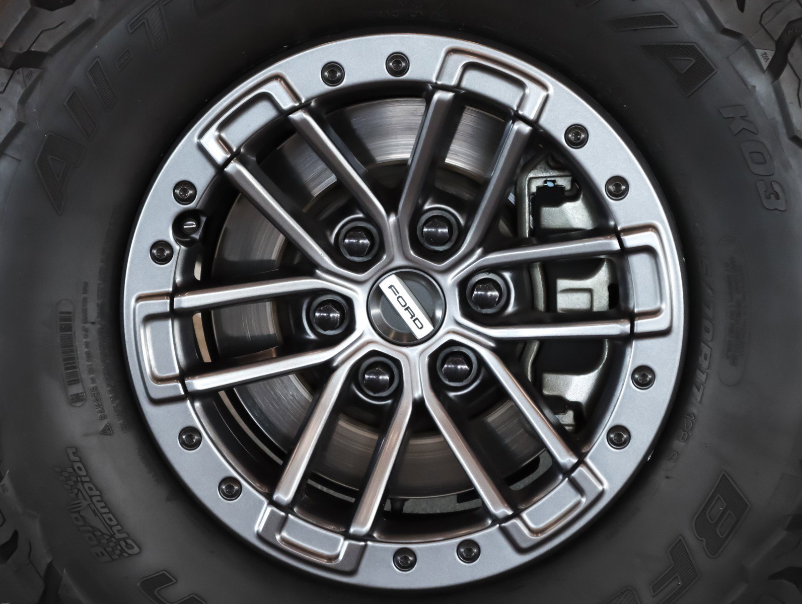 Used 2019 Ford F150 Raptor w/ Equipment Group 802A Luxury image 4