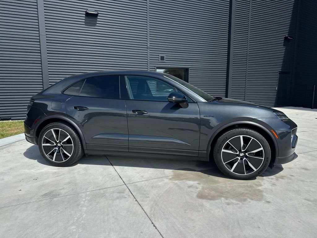Certified 2024 Porsche Macan 4 Electric image 10