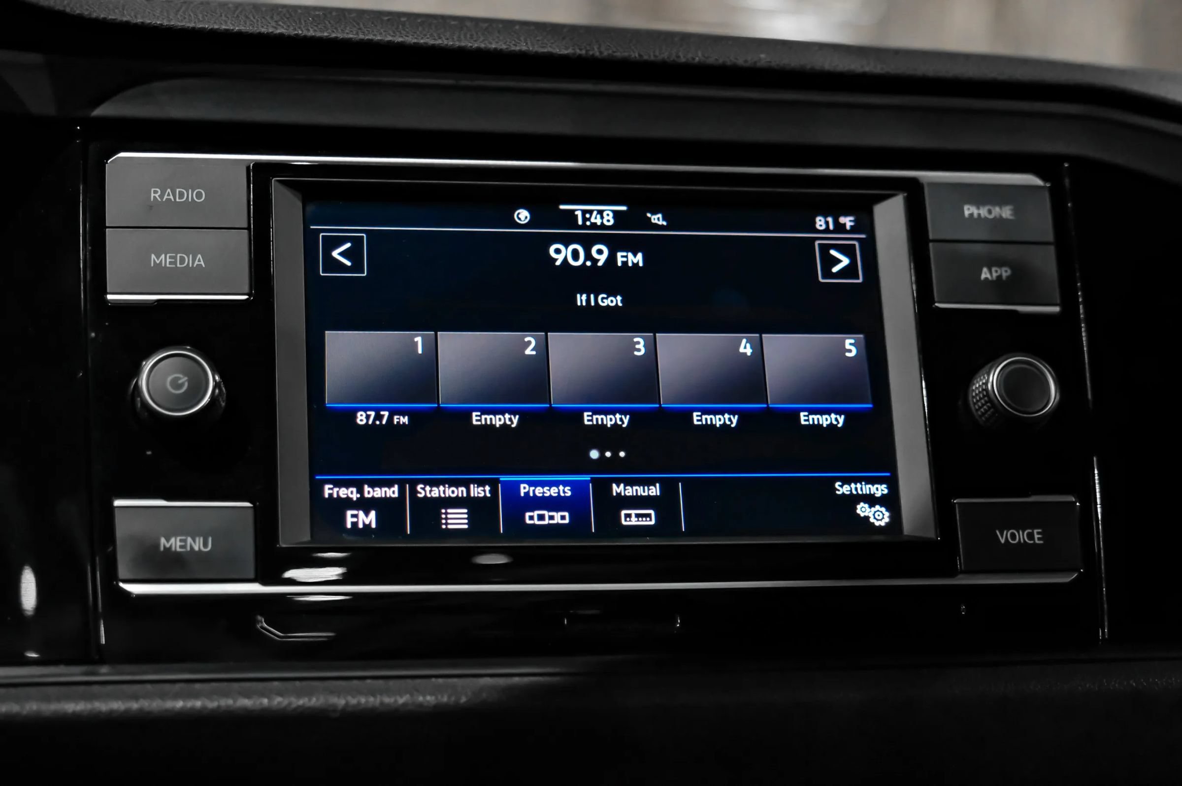 Used 2020 Volkswagen Jetta R-Line w/ R-Line Cold Weather Package FWD image 29