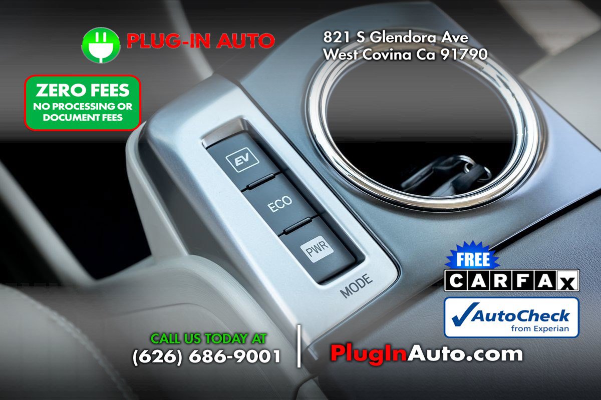 Used 2015 Toyota Prius V Four FWD image 21