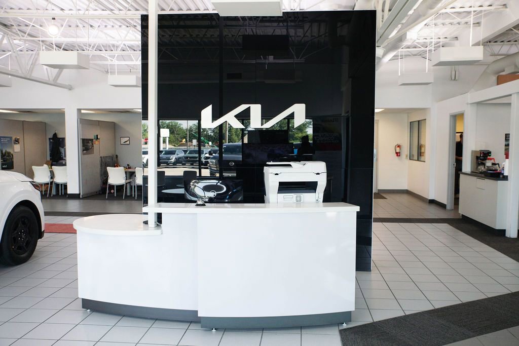 Used 2024 Nissan Armada SV image 8