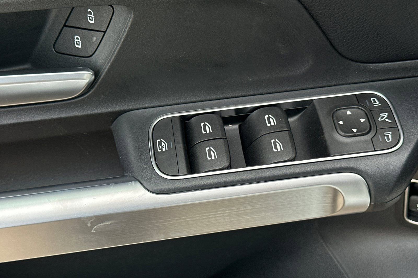 New 2026 Mercedes-Benz GLB 250 image 22