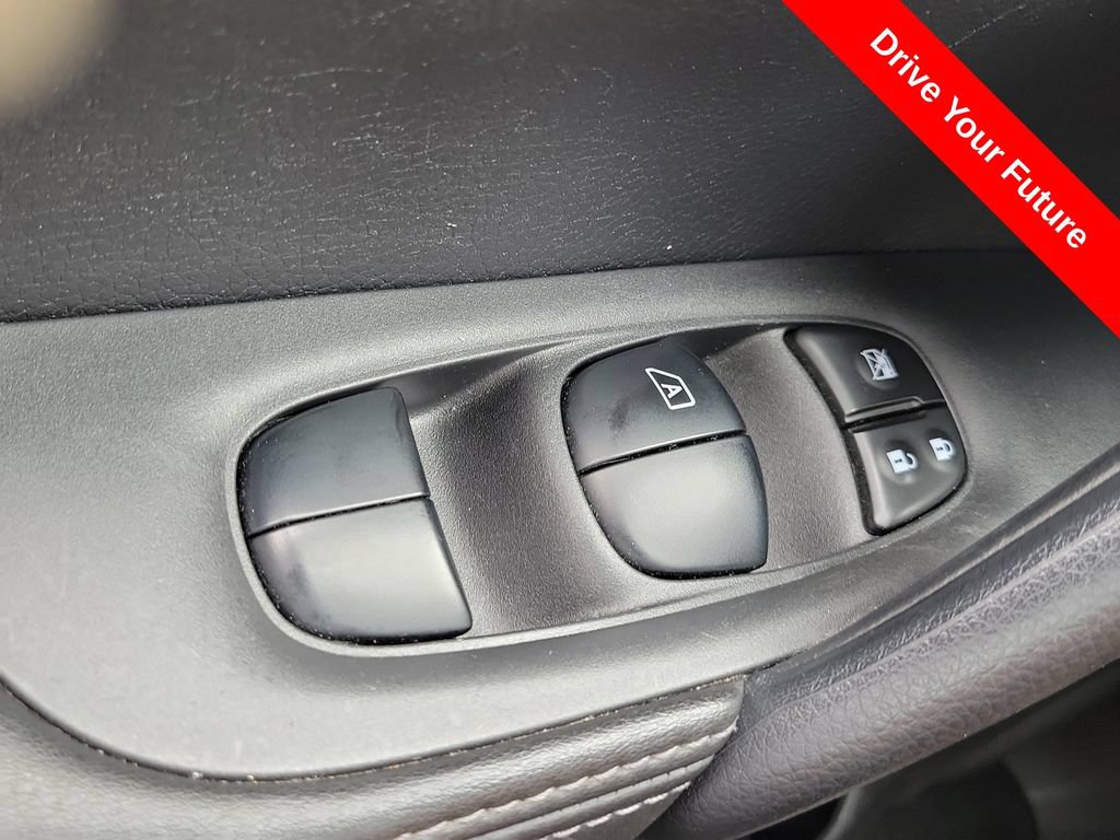 Used 2022 Nissan Rogue Sport S FWD image 17