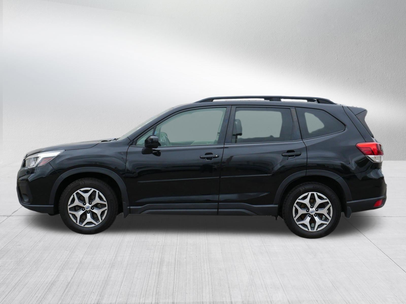 Used 2019 Subaru Forester Premium AWD/4WD image 4