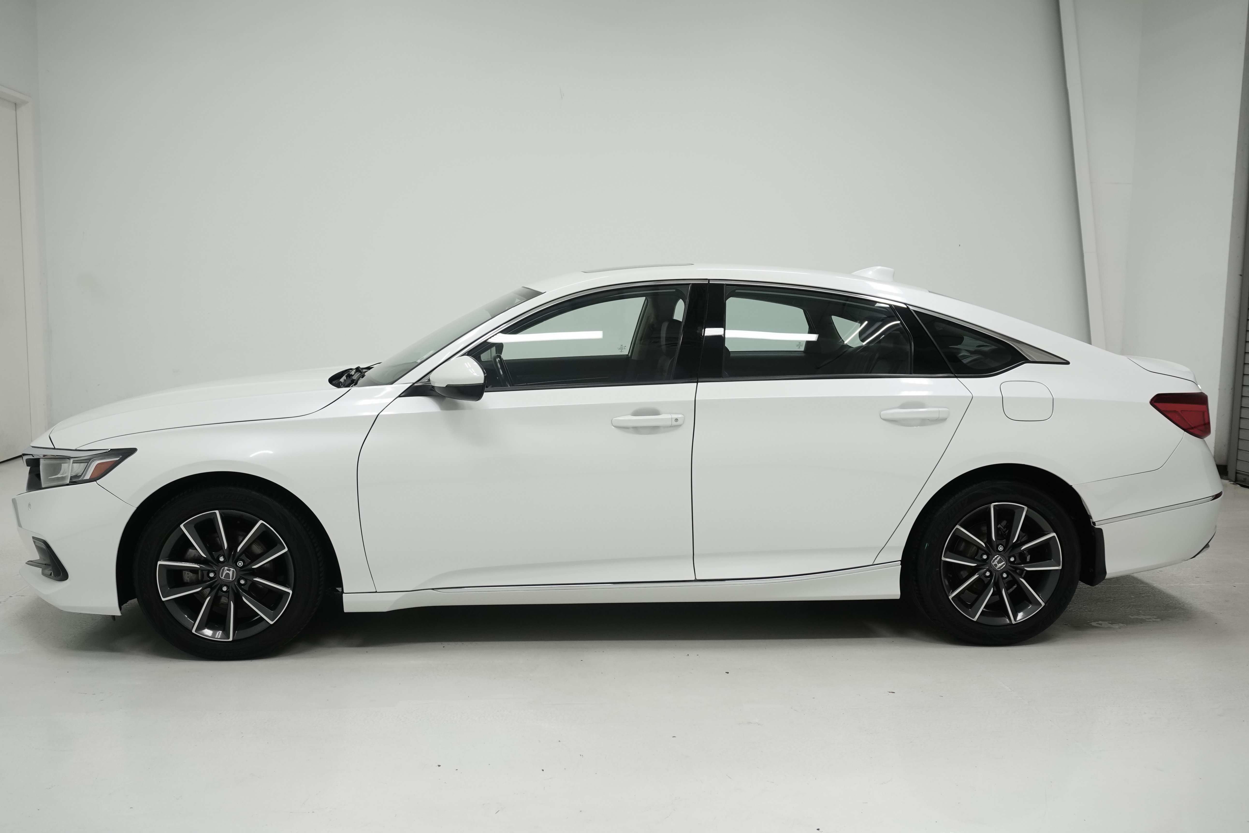 Used 2021 Honda Accord EX-L image 7