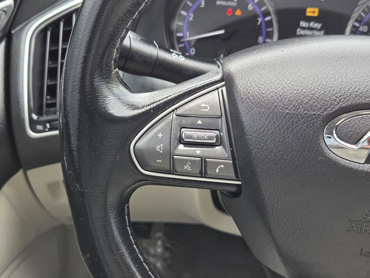 Used 2015 INFINITI Q50 w/ Moonroof Package RWD image 28