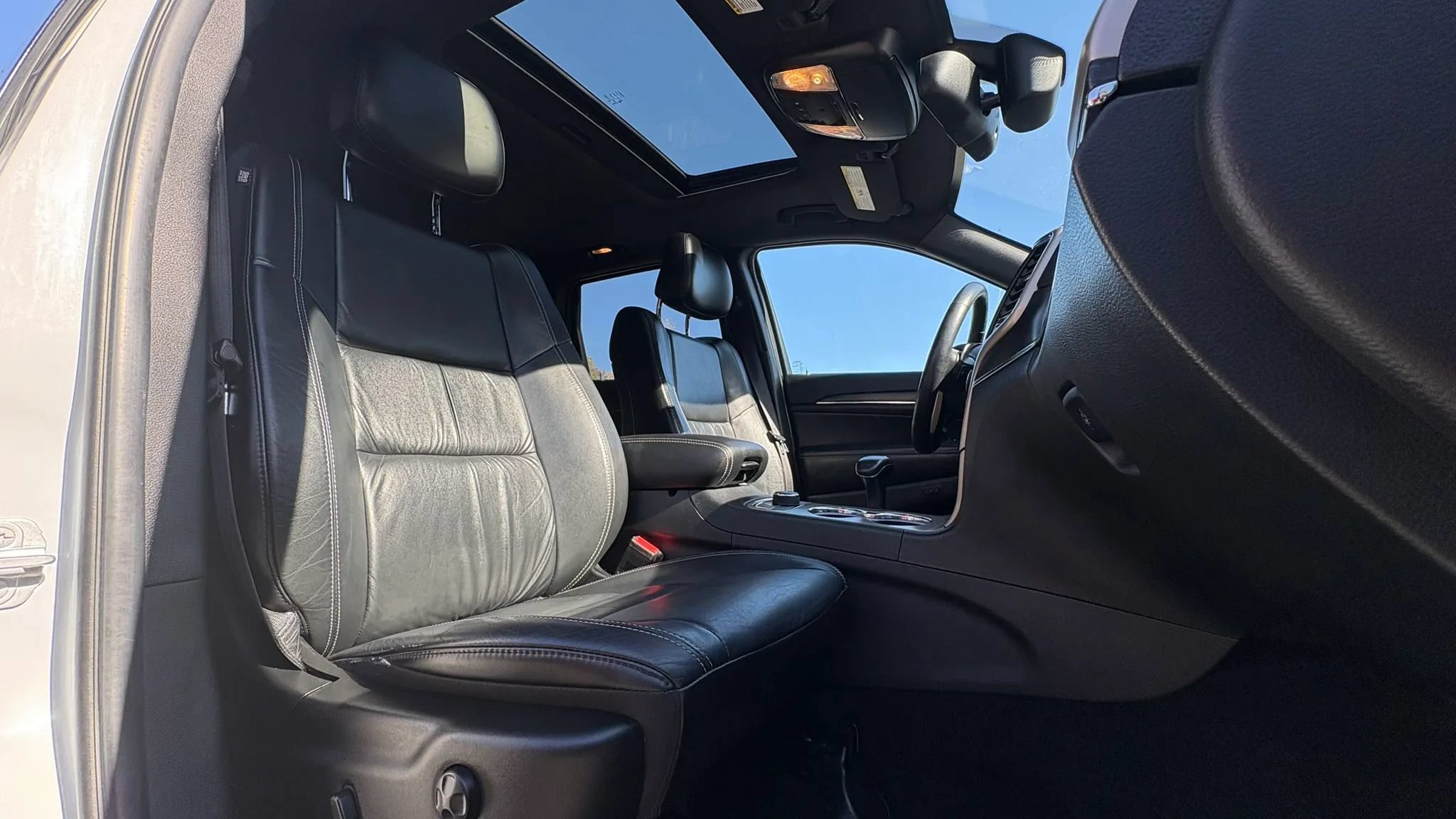 Used 2014 Jeep Grand Cherokee Limited AWD/4WD image 31