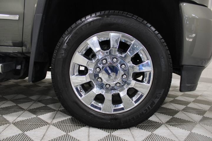 Used 2017 GMC Sierra 2500 Denali w/ Duramax Plus Package AWD/4WD image 45