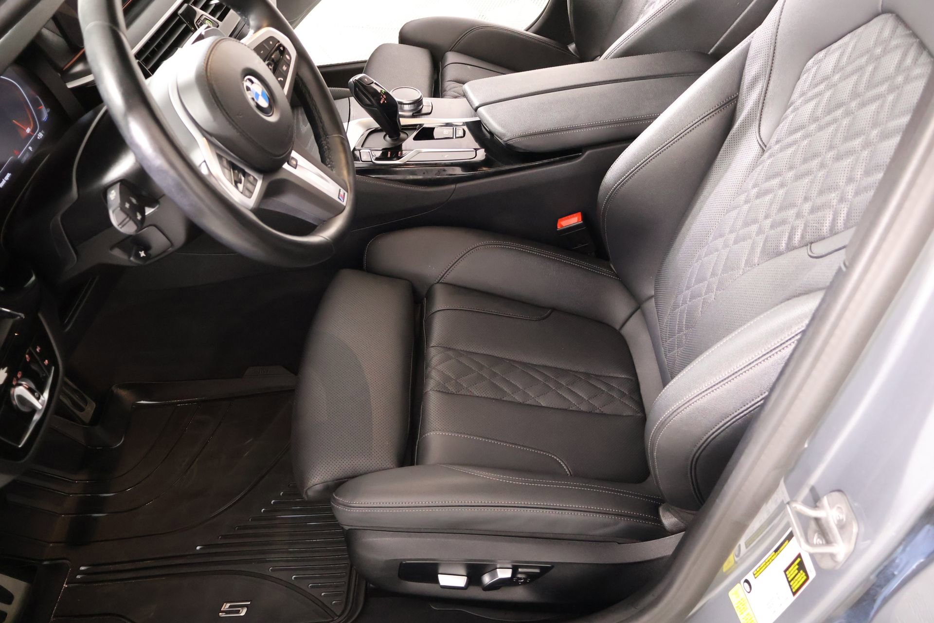 Used 2023 BMW 530i w/ M Sport Package RWD image 12