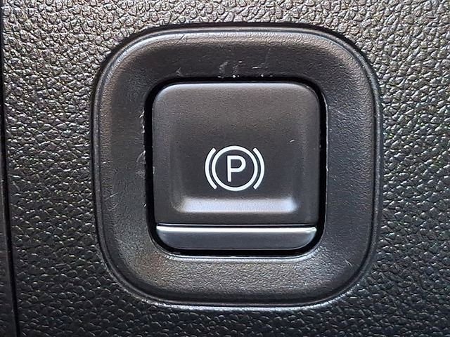 Used 2022 Chevrolet Silverado 2500 LTZ w/ LTZ Plus Package image 23