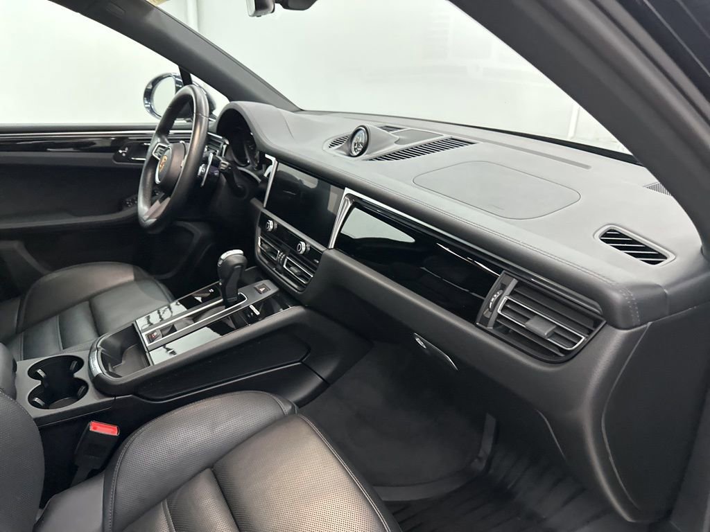 Used 2022 Porsche Macan S image 28