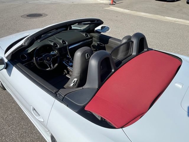 Used 2023 Porsche 718 Boxster RWD image 13