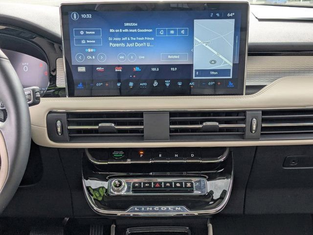 Used 2025 Lincoln Corsair FWD w/ Equipment Group 101A image 18