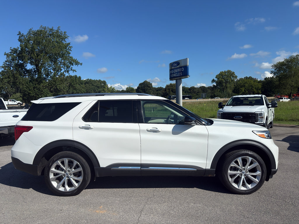 Certified 2023 Ford Explorer Platinum w/ Technology Package AWD/4WD image 4