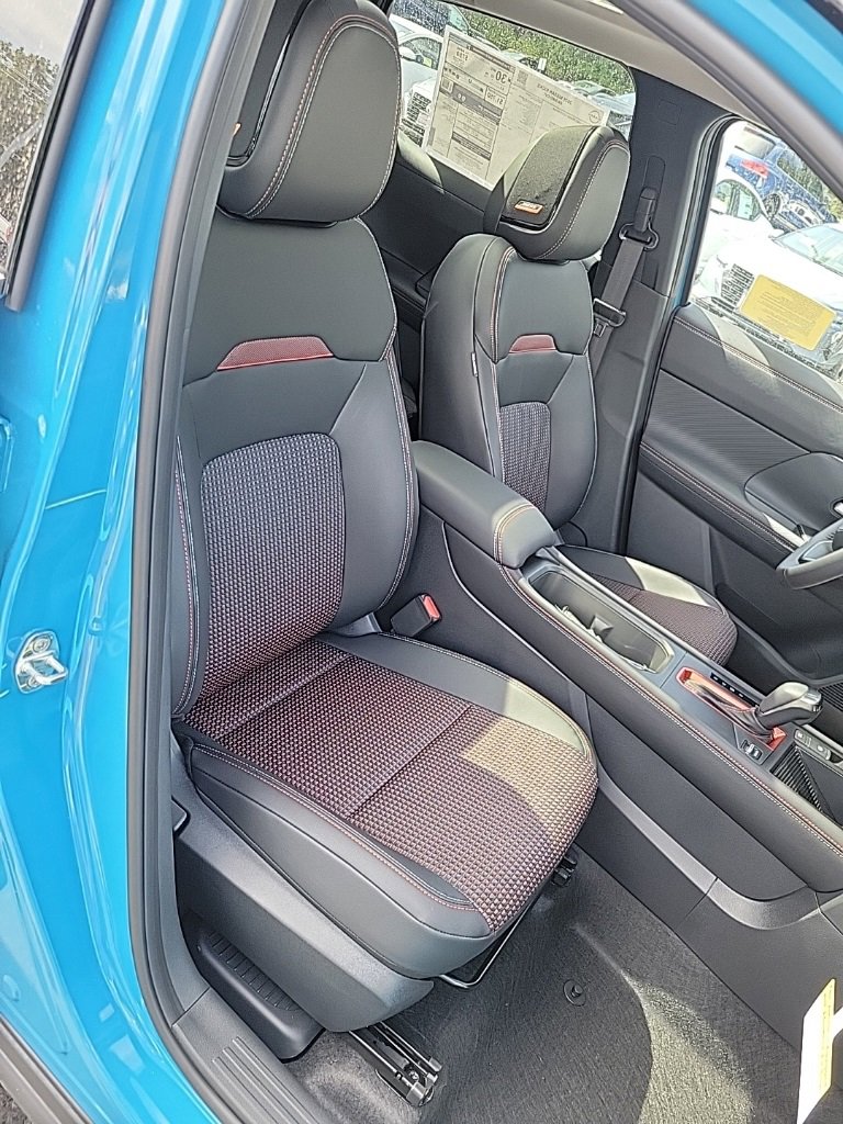 New 2025 Nissan Kicks SR w/ SR Premium Package image 32