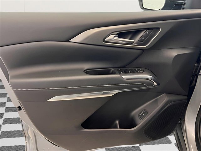 Used 2025 Chevrolet Traverse LT image 15