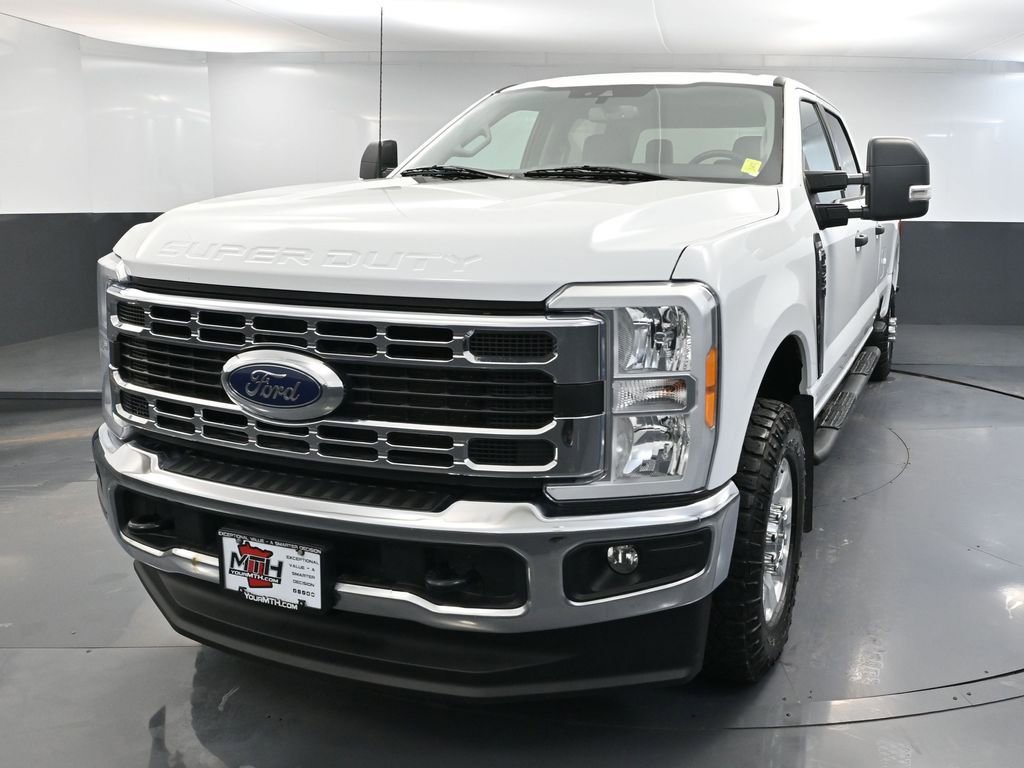 Used 2023 Ford F350 XLT w/ FX4 Off-Road Package image 12