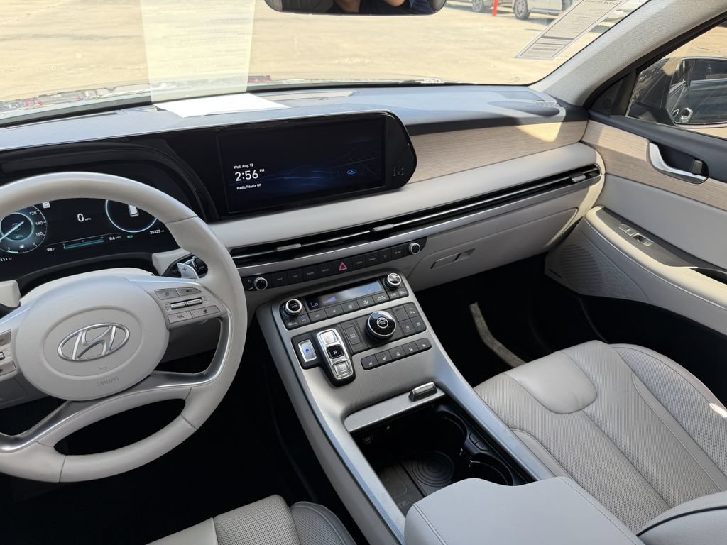 Used 2023 Hyundai Palisade Limited FWD image 19