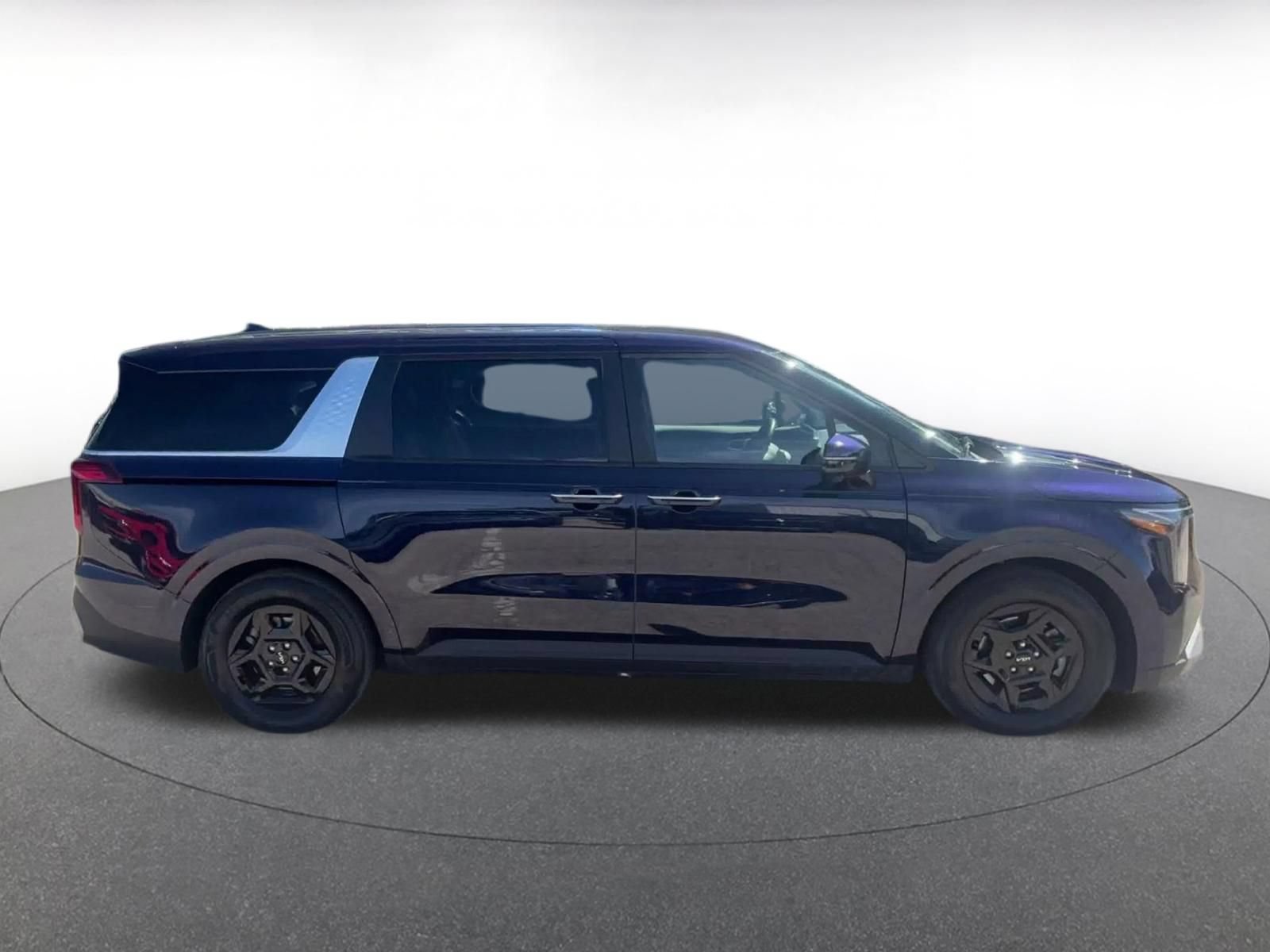 Used 2026 Kia Carnival FWD image 15
