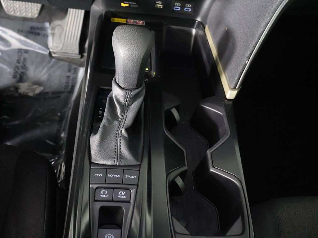 Used 2025 Toyota Camry LE FWD image 41