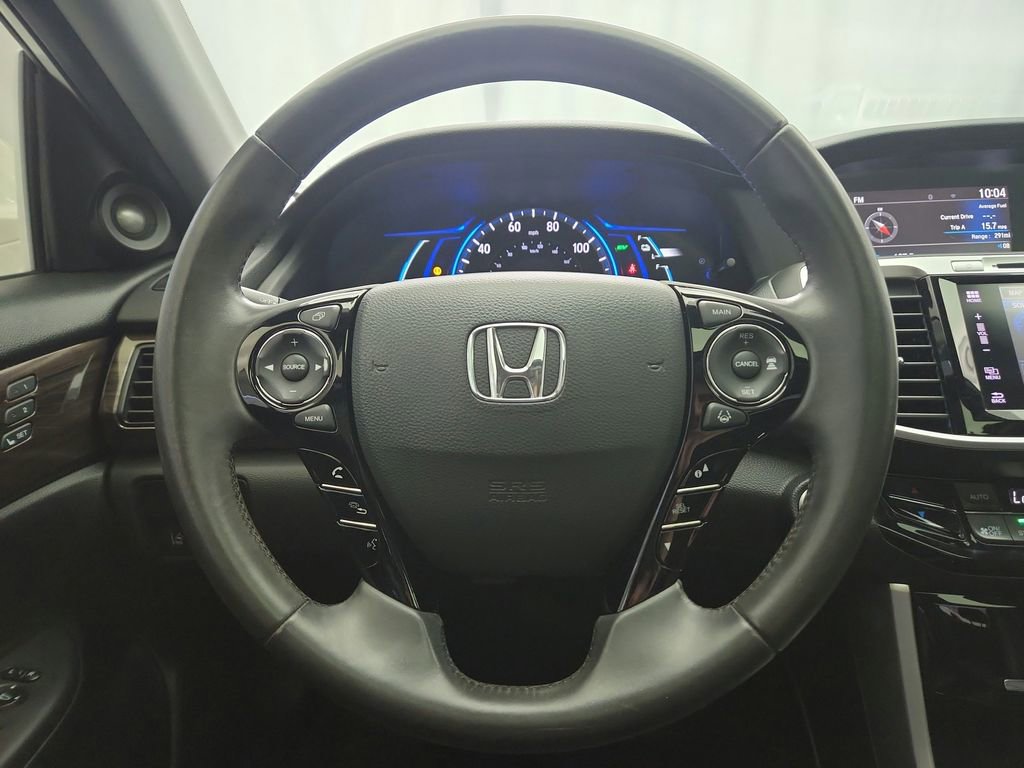 Used 2017 Honda Accord Touring image 14