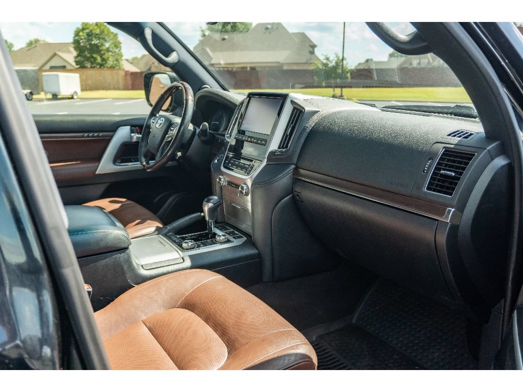 Used 2020 Toyota Land Cruiser AWD/4WD image 20