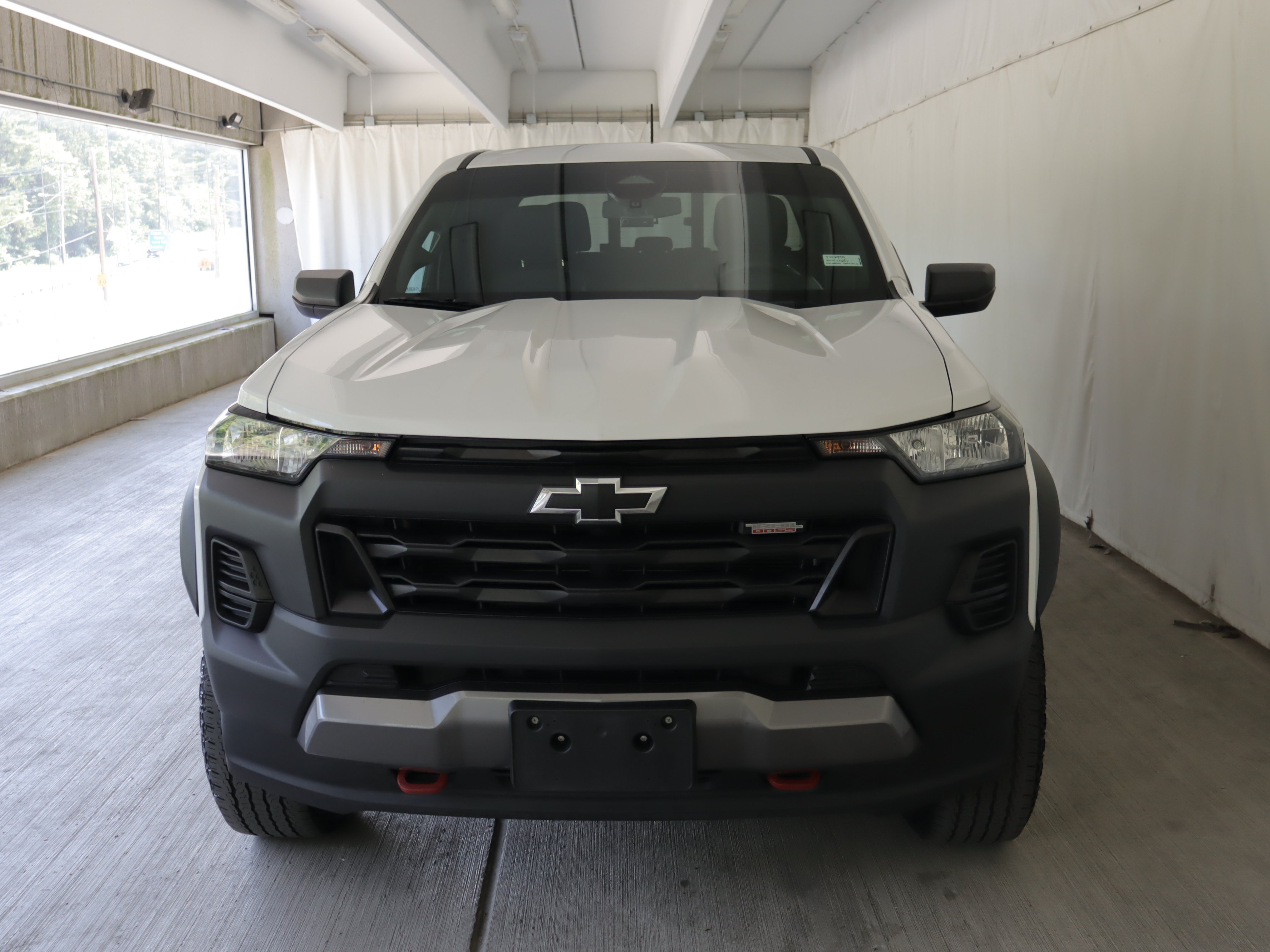 Used 2024 Chevrolet Colorado Trail Boss w/ Advanced Trailering Package AWD/4WD image 3