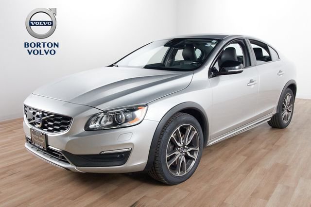Used 2016 Volvo S60 T5 Cross Country Platinum AWD/4WD image 1