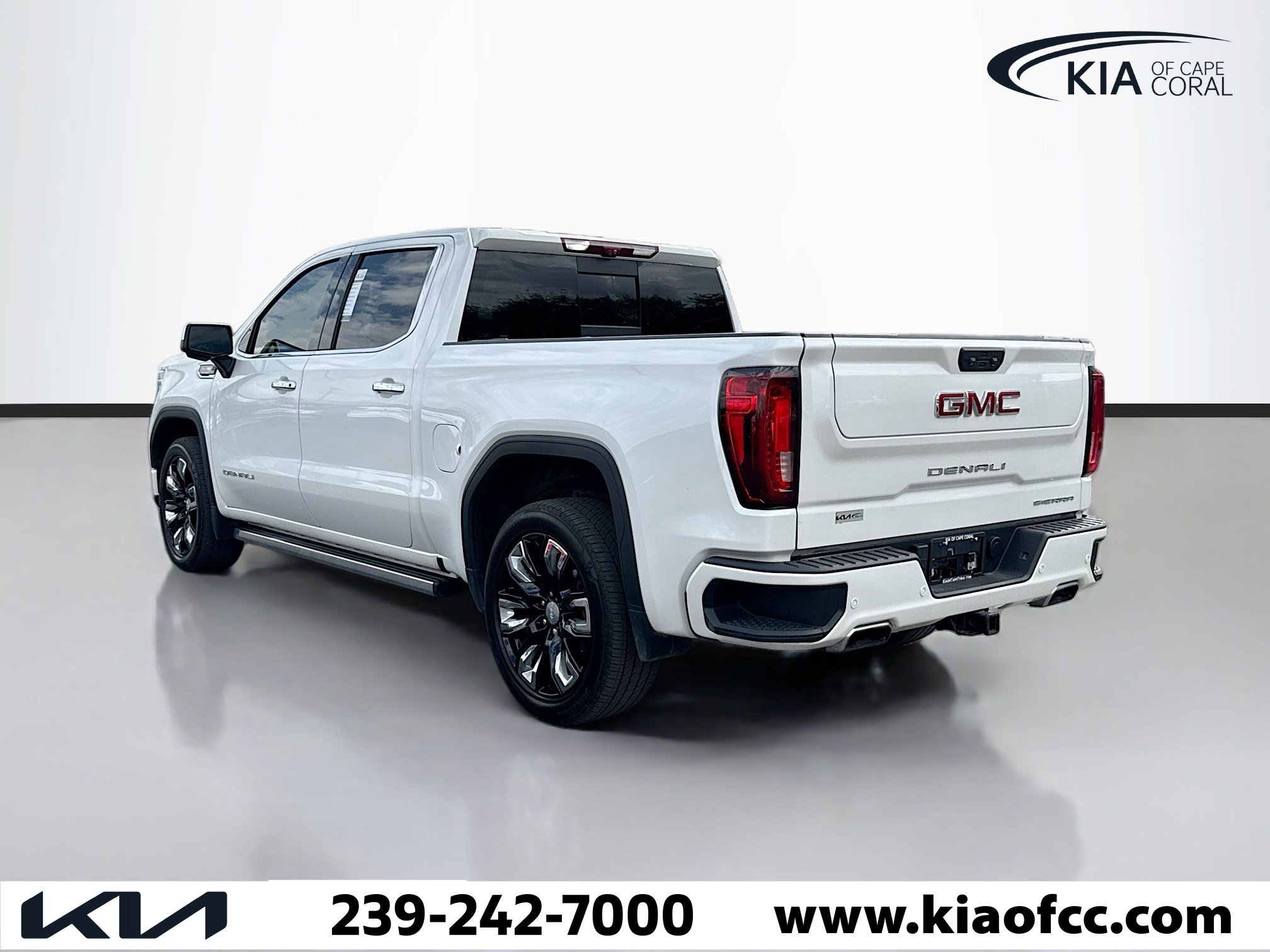 Used 2023 GMC Sierra 1500 Denali w/ Denali Reserve Package image 3