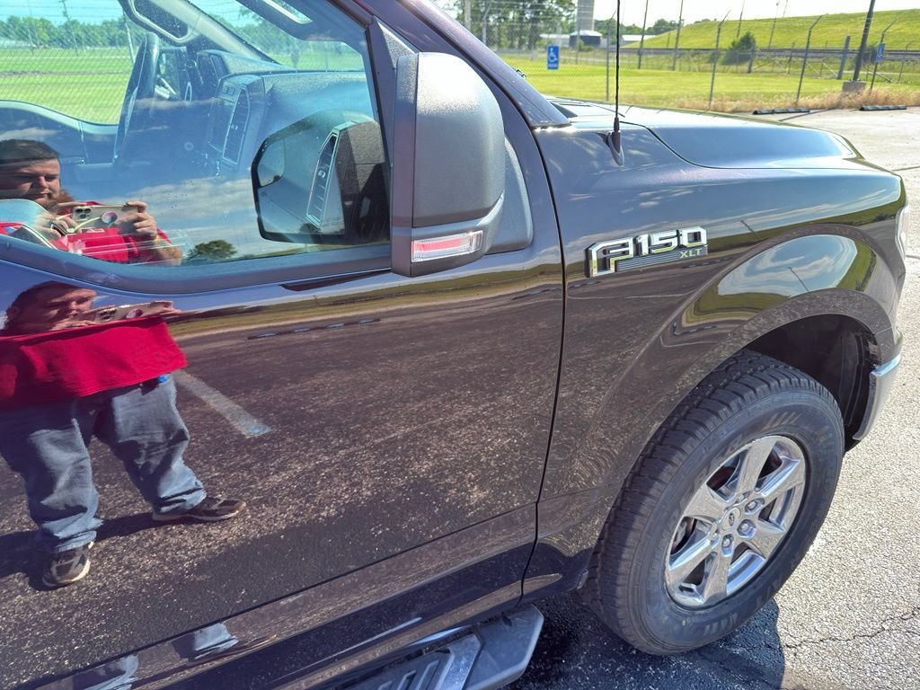 Used 2019 Ford F150 XLT w/ Equipment Group 302A Luxury AWD/4WD image 9
