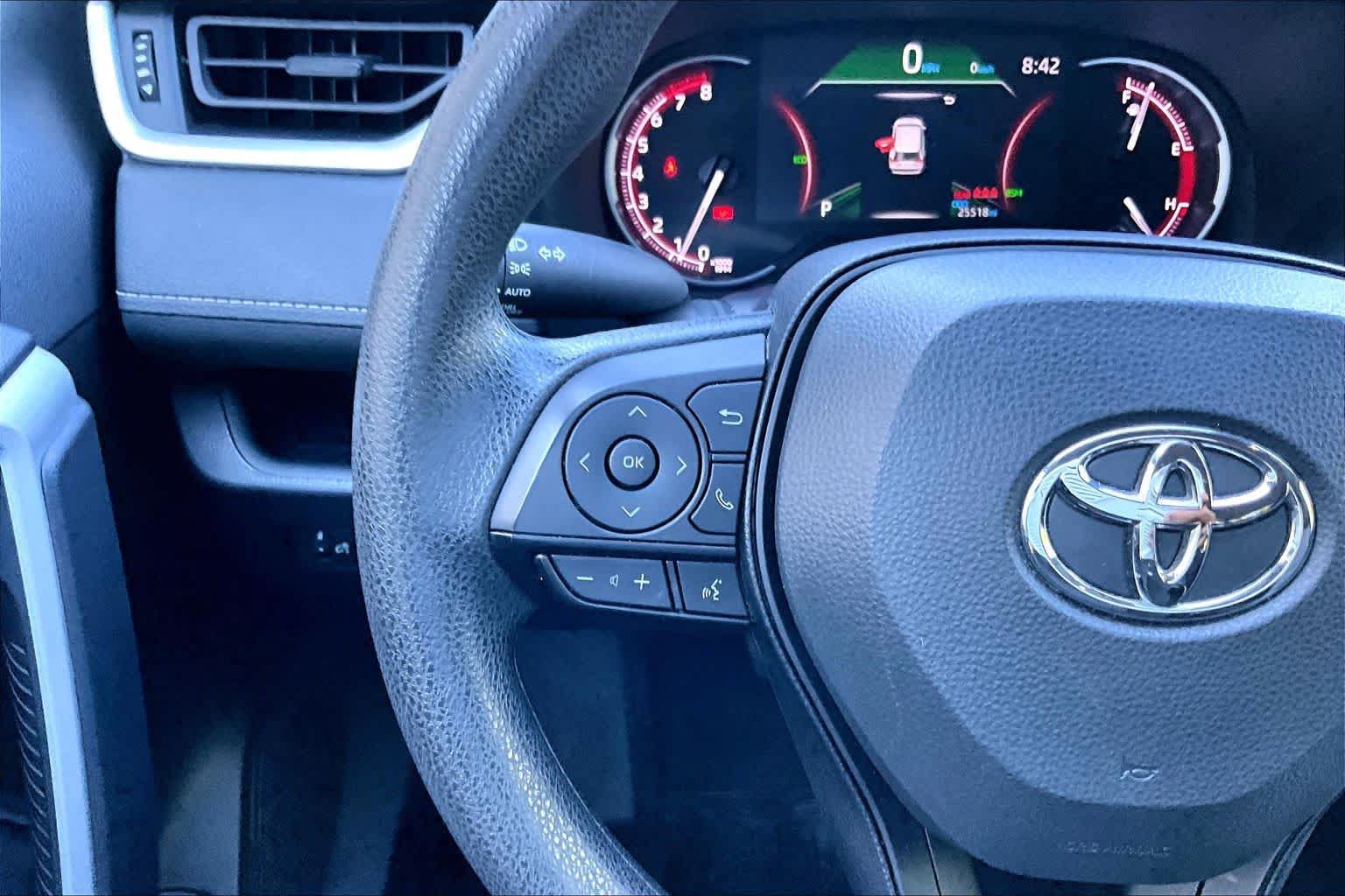 Certified 2025 Toyota RAV4 XLE AWD/4WD image 24