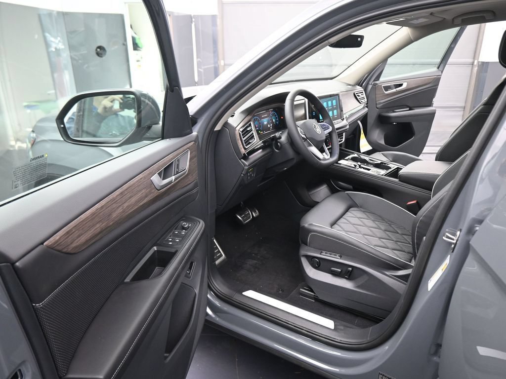 New 2026 Volkswagen Atlas SEL Premium R-Line AWD/4WD image 38