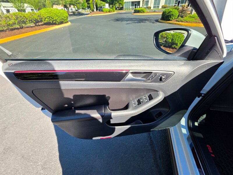 Used 2017 Volkswagen Jetta GLI FWD image 37