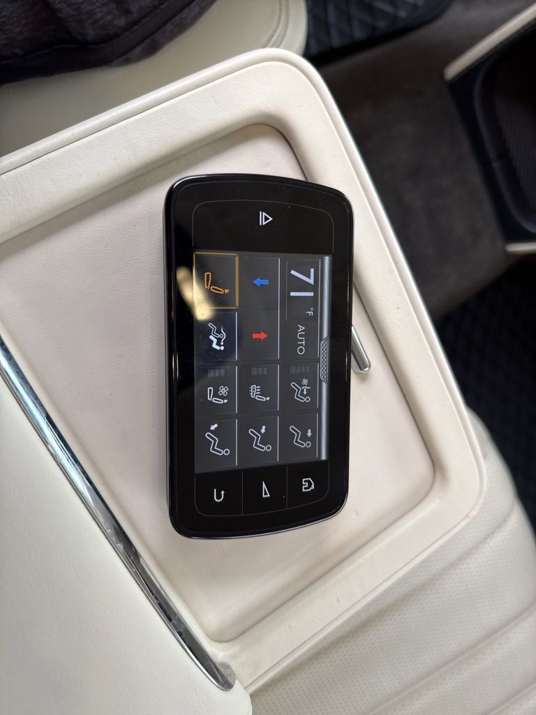 Used 2014 Bentley Flying Spur W12 image 43