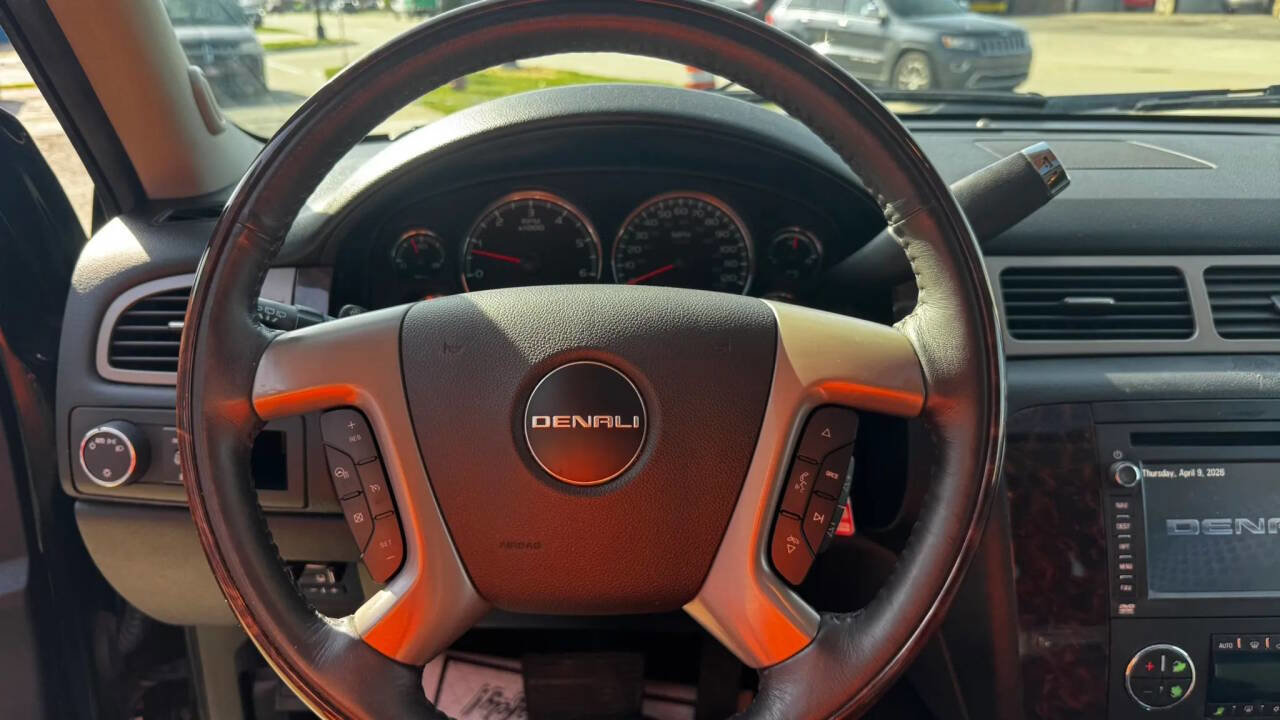 Used 2013 GMC Yukon Denali AWD/4WD image 29