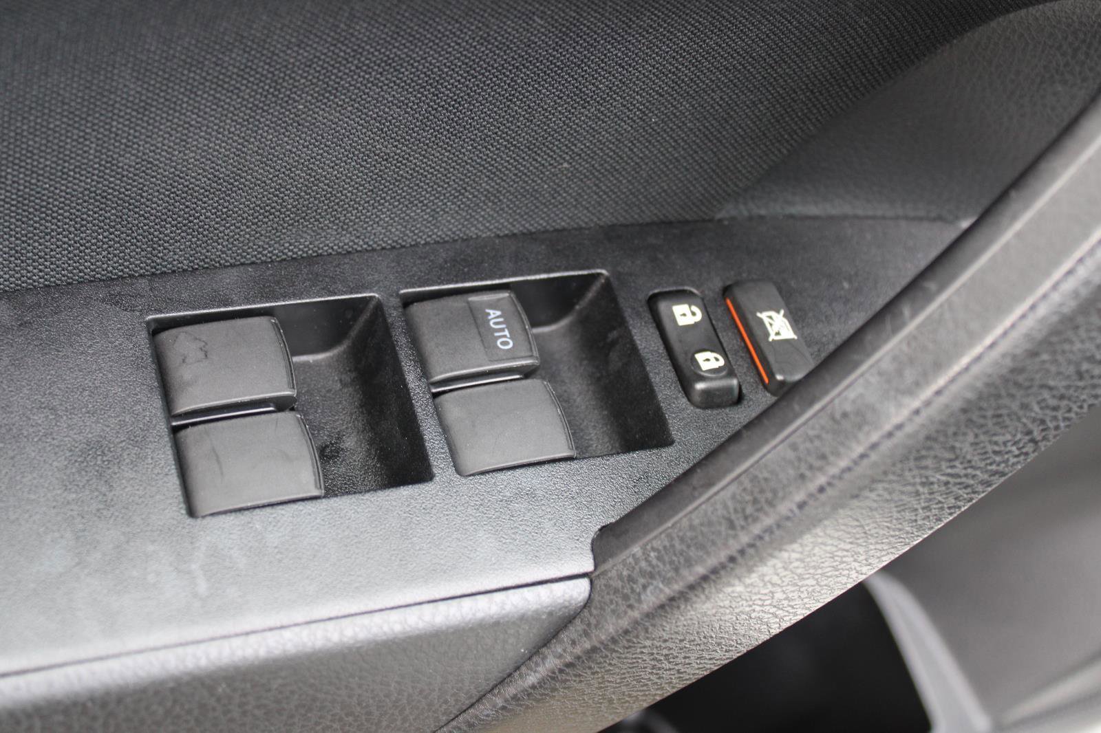 Used 2014 Toyota Corolla LE image 41