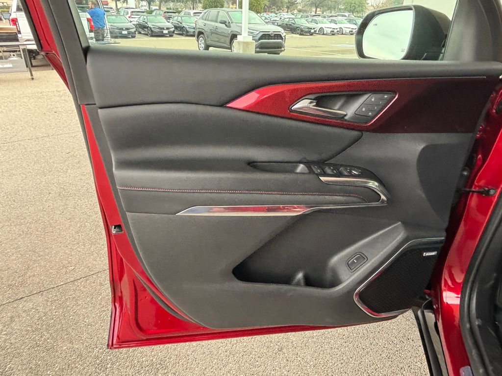 Used 2024 Chevrolet Traverse RS image 25