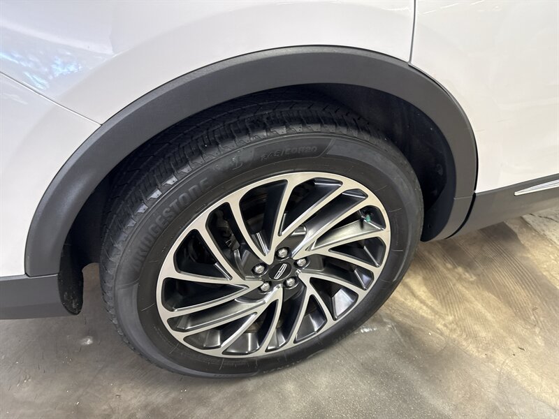 Used 2018 Lincoln MKX Select w/ Select Plus Package FWD image 13
