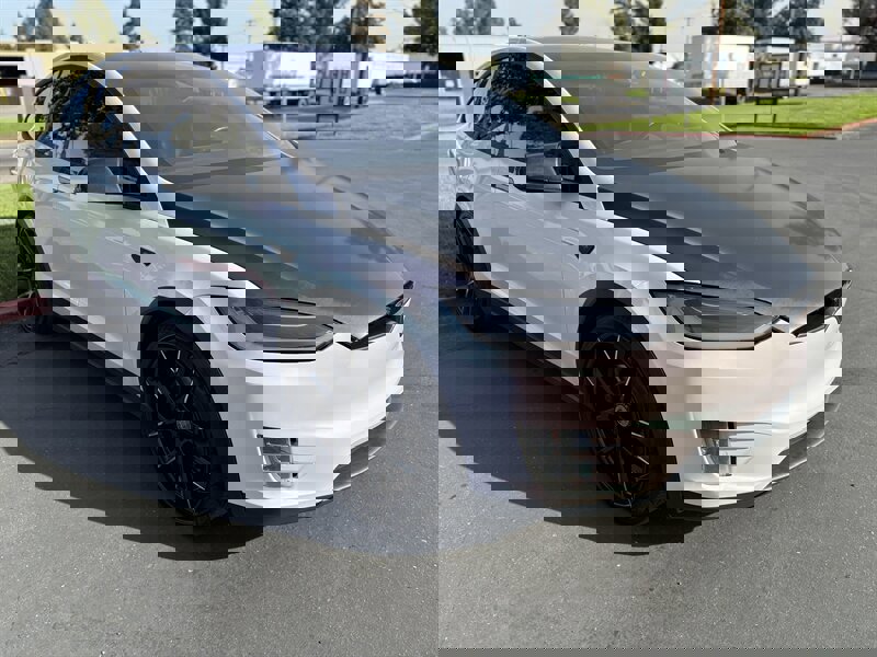 Used 2016 Tesla Model X 90D image 2