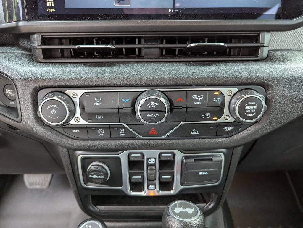 Used 2025 Jeep Wrangler Unlimited Sport AWD/4WD image 22