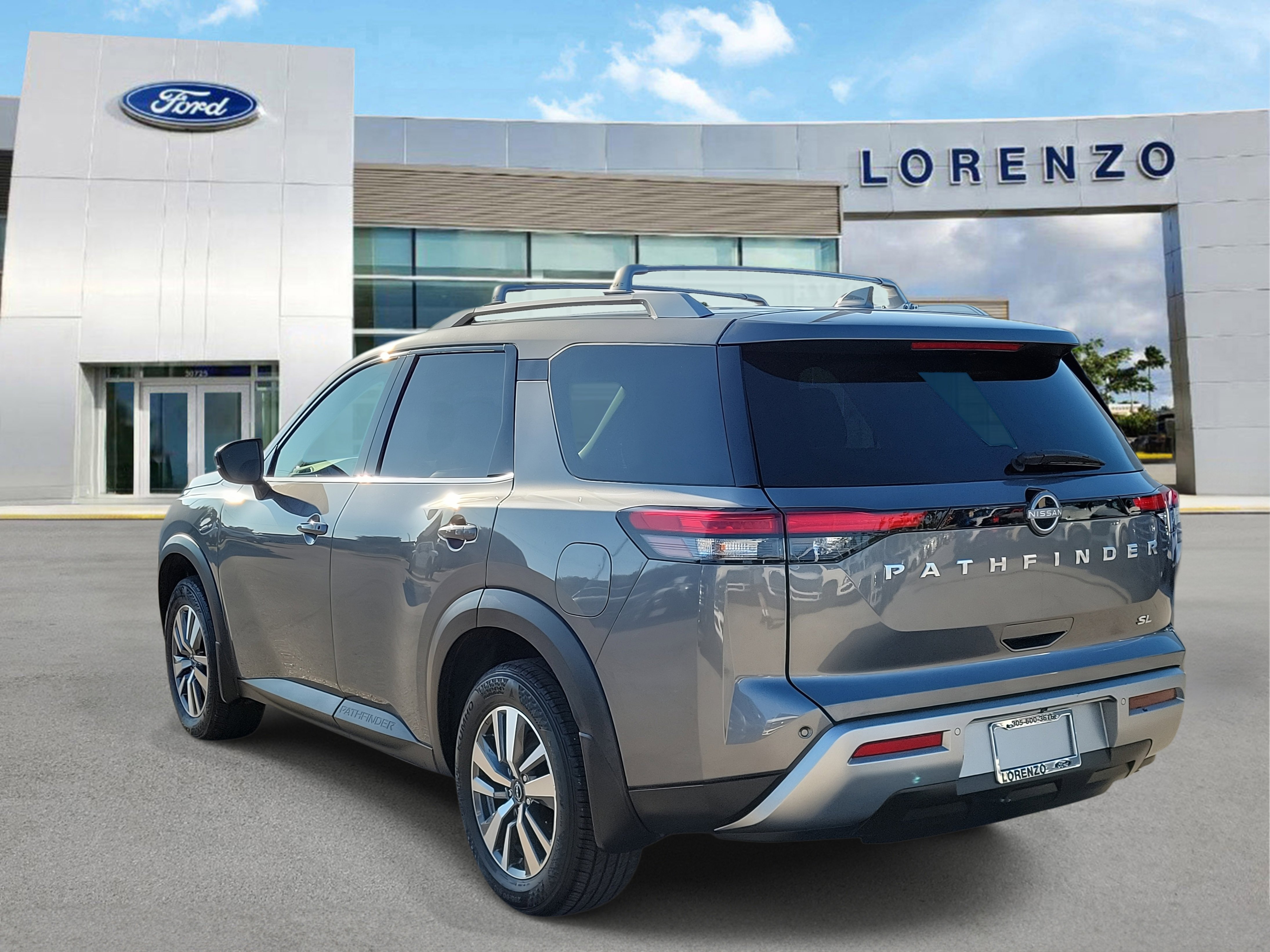 Used 2024 Nissan Pathfinder SL image 7